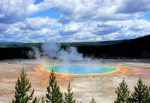 yellowstone-national-park-old-faithful-geyser